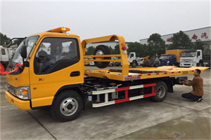 电白哪里有拖车服务