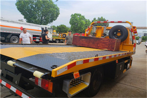 电白附近拖车电话号码服务