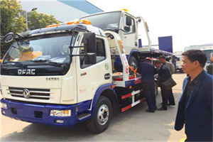 电白汽车道路救援拖车价格